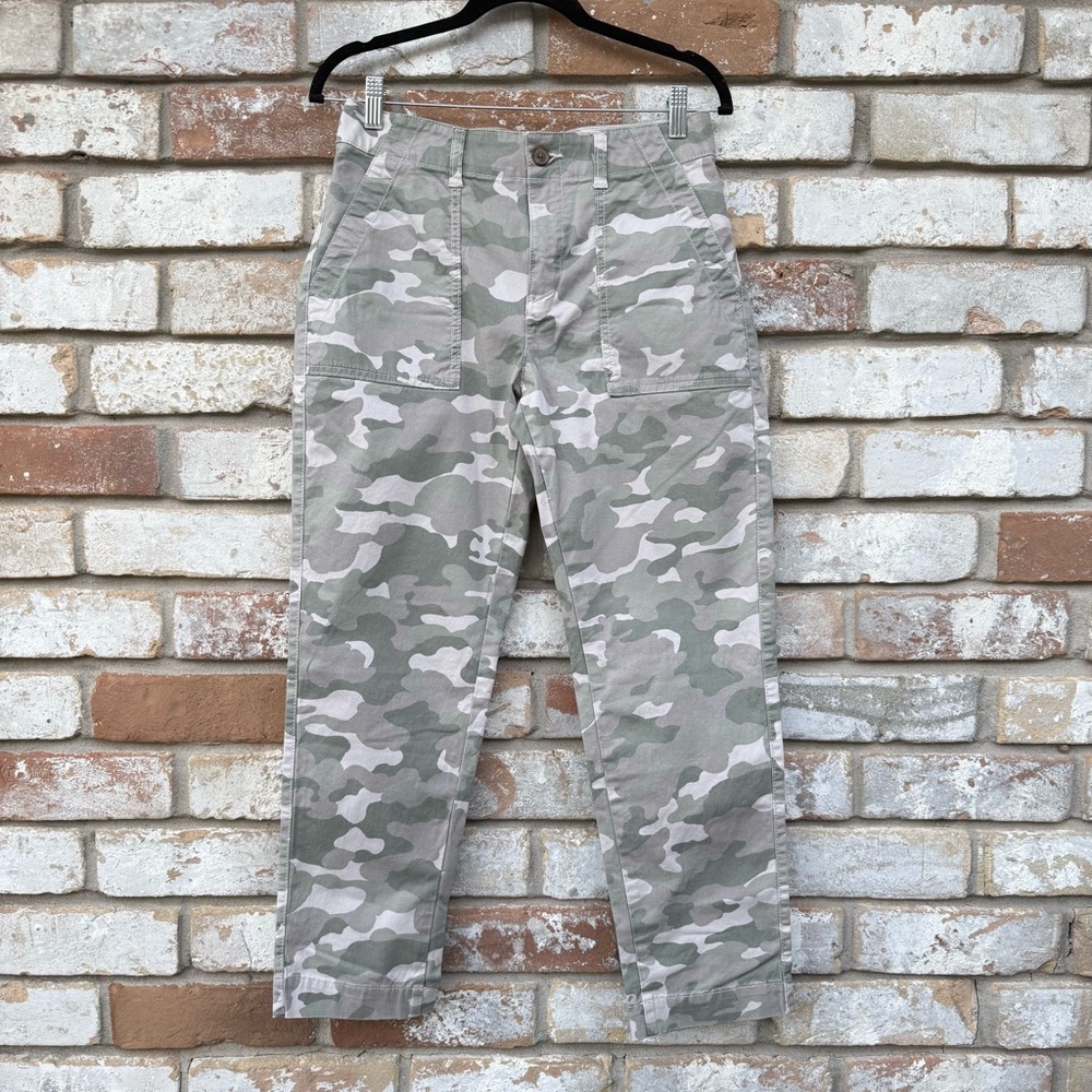 Gap Camo Girlfriend Khaki NwoT
